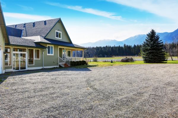 Driveway Gravel Leveling in Englewood